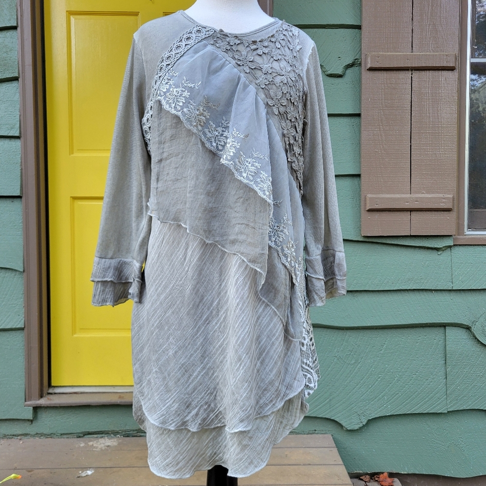 Simply Couture Tan Gray Lace Crochet Ruffle Hem Boho Cottagecore Tunic Top  L